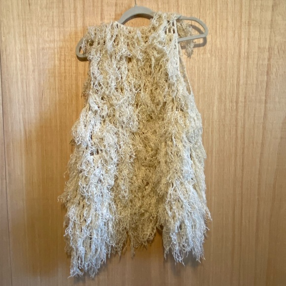 🤍Re-posh Shaggy Vest🤍 - Picture 5 of 5